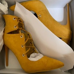 Mustard/ gold lace up heels (Size 8)